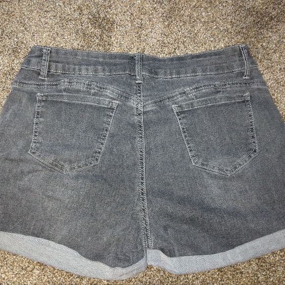 Gray and White Jean Shorts - Picture 2 of 7